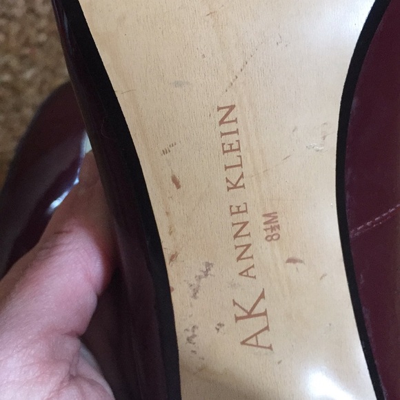 ANNE KLEIN OXBLOOD RED BURGUNDY POINT PATENT LEATHER HIGH HEEL SHOES PUMPS 8.5 - Picture 6 of 10